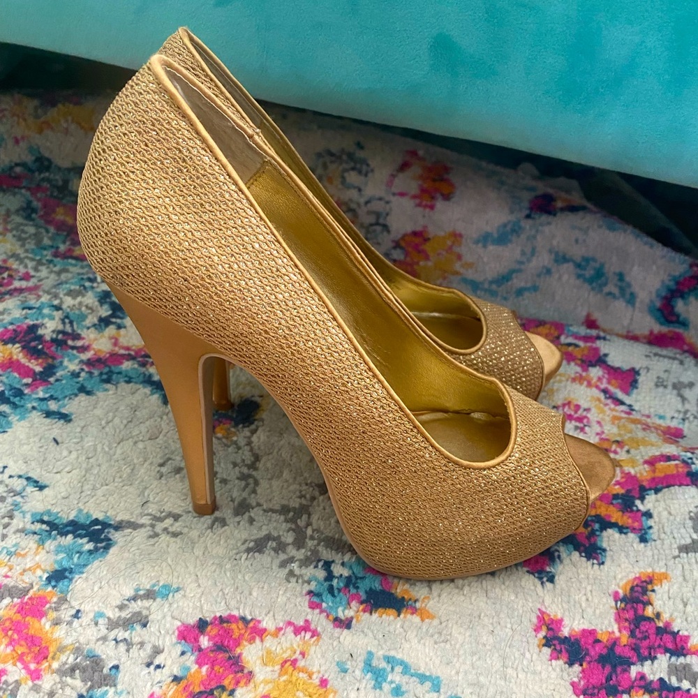 Chinese Laundry gold sparkly nude heels pumps